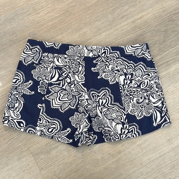 Gap navy white print shorts women size 6 - Picture 2 of 6